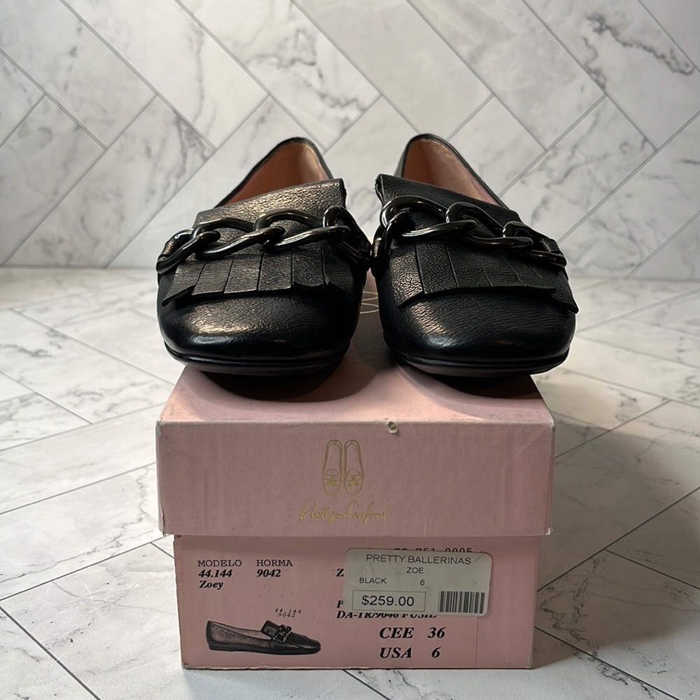 NIB Pretty Loafers Zoey Size 6 NEW IN BOX